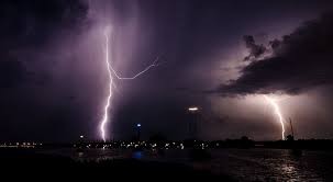 Un rayo mató a 9 chicos mientras jugaban al fútbol