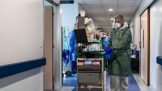 La OMS alertó de sobre la posibilidad de que se generen "nuevas y más peligrosas" variantes del coronavirus