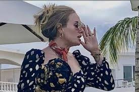 Adele volvió a mostrar su cambio físico con una foto en bikini que se volvió viral