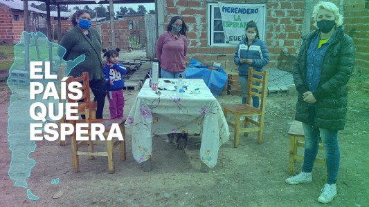 El país que espera: enchufes y grampas para sobrevivir y ayudar