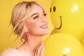 Katy Perry publicó "Smile" pocos días después de ser madre