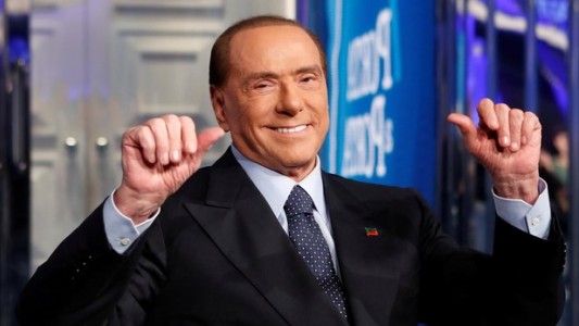 Silvio Berlusconi dio positivo de coronavirus