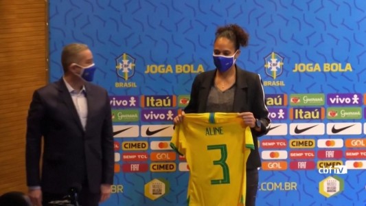 Golazo contra la desigualdad en la selección brasileña: mujeres y hombres cobrarán lo mismo