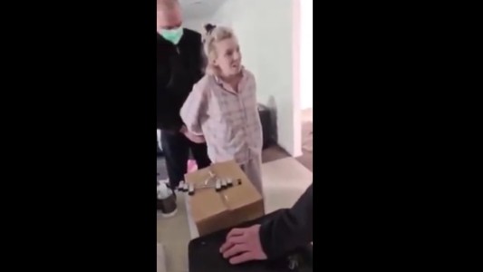 Polémica en Australia por arresto de embarazada que posteó contra la cuarentena