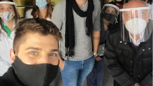 Luego de haber sido discriminado por ser gay, finalmente pudo donar plasma