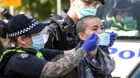 Una protesta anticuarentena en Australia terminó con detenciones y multas