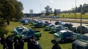 Pese a la promesa de aumento, sigue la protesta de policías bonaerenses