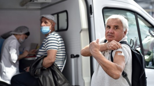 Rusia va por más: planea una vacuna combinada contra el coronavirus y la gripe