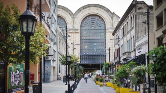 El ministro Giusti recorrió el shopping Abasto para evaluar medidas sanitarias