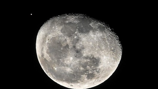 Licitación de  la NASA: contratará a empresas para que traigan muestras de rocas de la Luna