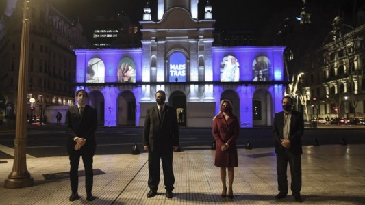 Día del Maestro: Proyectaron imágenes y videos de docentes en el Cabildo
