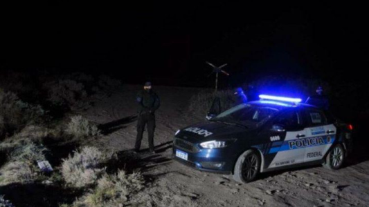 Encuentran una mochila con dos teléfonos celulares e investigan si son de Facundo Castro