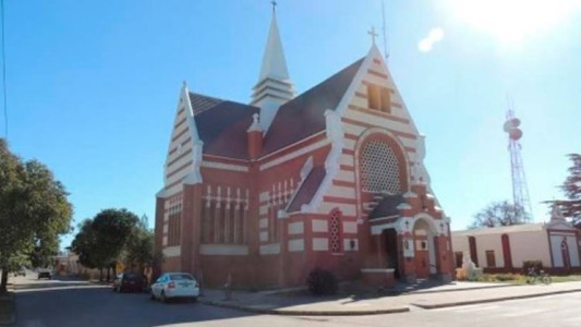 Tras la celebración de una misa sin el uso de barbijo, hay 22 contagiados y 900 aislados en Córdoba