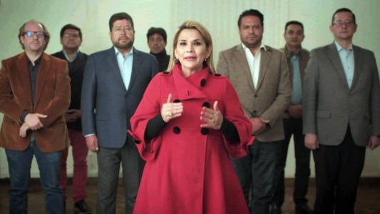 Bolivia: Áñez retiró su candidatura para evitar que gane el partido de Evo Morales