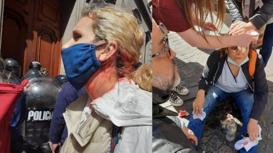 En el Día de la Sanidad una marcha de enfermeros terminó a los golpes frente a Legislatura porteña