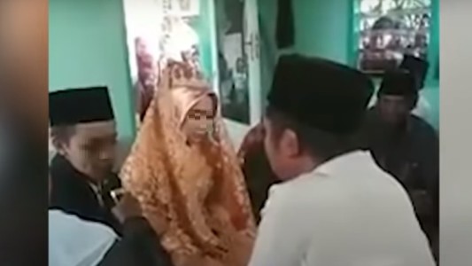 Por violar una costumbre local, obligaron a casarse a una nena de 12 años y a un chico de 15