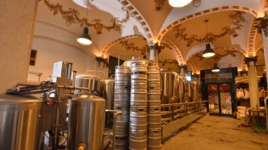 Emprendedores concretan el primer envío de cerveza artesanal a China