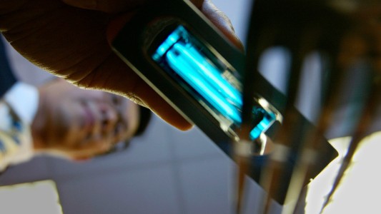 Un tipo de luz ultravioleta elimina el coronavirus sin dañar a las personas