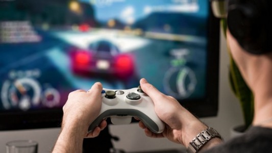 Un joven de 30 años denunció a su madre por echarlo de su casa: era un adicto a los videojuegos
