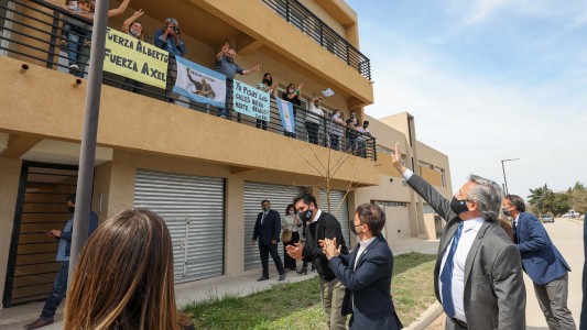Alberto Fernández: "Los pícaros compraron dólares y se los llevaron afuera del país"