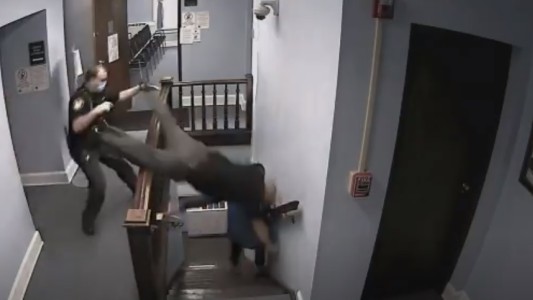 Video: fuga del tribunal antes de la condena