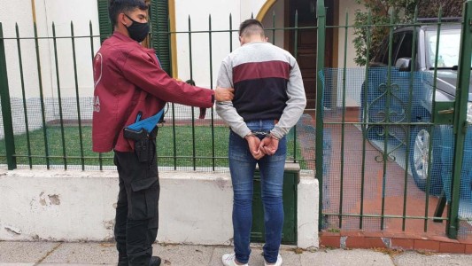 Ataron y golpearon en la cara a una jubilada de 95 años para robarle sus dólares