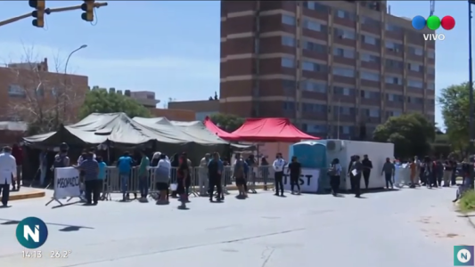 Demoras y largas filas en Córdoba por hisopados