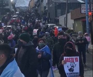 En Ushuaia se movilizaron contra la vuelta a la Fase 1