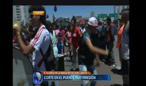 Caos de tránsito por cortes en el Puente Pueyrredón y el ministerio de Trabajo
