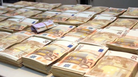 Le usurparon el sótano, logró entrar y encontró una valija con más de 500 mil euros