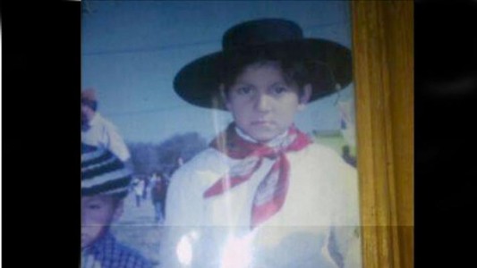 Allanaron dependencias policiales y un hotel en causa por violación y muerte de un niño