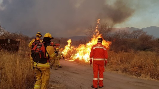 Córdoba: siguen los incendios en una jornada infernal