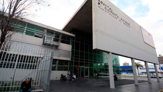 Rosario: Agoniza un joven acusado de robar un auto que recibió feroz golpiza