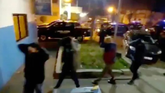 Rosario: 42 detenidos en una fiesta clandestina en una casa