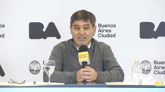 Quirós aseguró que la reapertura de lugares cerrados será con "mucho espacio" y "poca gente"