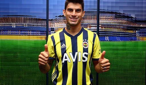 Tango, Netflix y Fútbol, la ingeniosa presentación de Perotti en Fenerbahce