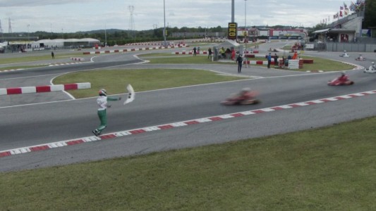 Piloto no esperó a que lo sancionaran y abandonó su carrera de por vida
