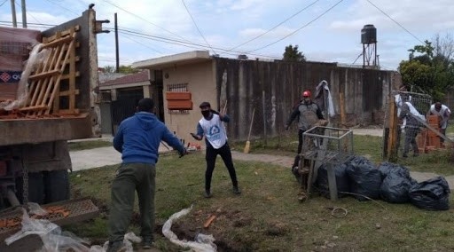 Realizan trabajos de ampliación de las viviendas de familias que desalojaron el predio de Guernica