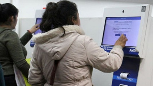 Se demoran el anuncio por el IFE 4: ¿lo reemplaza un nuevo subsidio de $17.000?