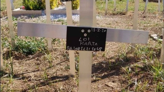 Los "cementerios de abortos": organizaciones religiosas entierran los fetos debajo de cruces con el nombre de la madre