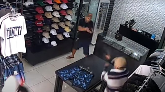 Brasil: lo asaltaron en su comercio y mató a tres ladrones