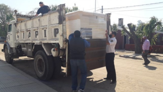 Santa Fe: Presos de Coronda fabrican muebles y los entregan al hospital local