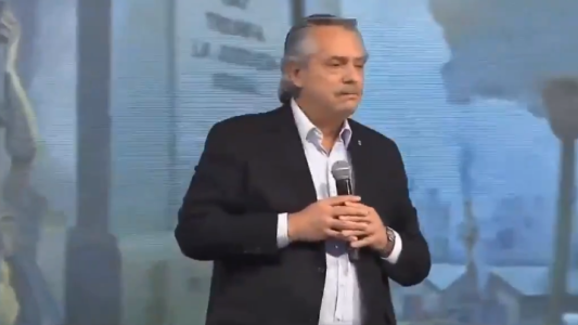 Fernández en el acto de la Lealtad: "Lo que hay es ganas de poner a la Argentina de pie de una vez "