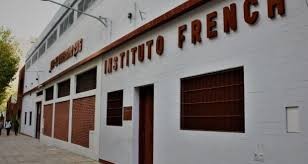 Buscan reubicar a estudiantes de una escuela privada bonaerense que anunció el cierre