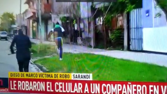 Video: así le robaron el celular en vivo a un periodista de Canal 9