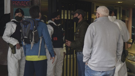 Dólar blue récord: el Gobierno comenzó el allanamiento de "cuevas"