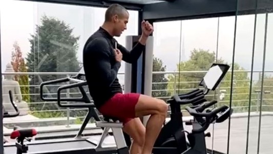 Cristiano Ronaldo volvió a dar positivo en coronavirus y continuará aislado en cuarentena