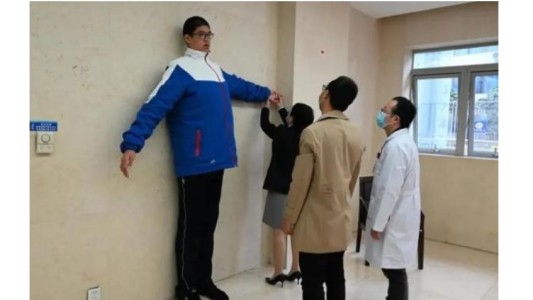 2,21 metros a los 14 años: en busca de Guinness