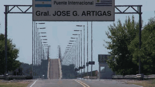 "Tampoco podrán visitar Argentina los 500 mil uruguayos que pasan sus vacaciones en Entre Ríos"