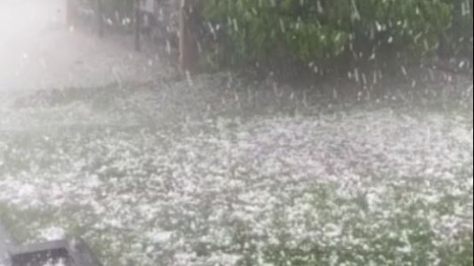 VIDEOS: Fuerte tormenta de lluvia y granizo en Villa Carlos Paz